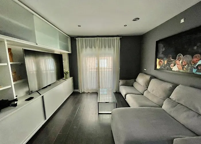 Moderno Apartamento Con Plaza De Garaje En Pleno Centro De Almeria