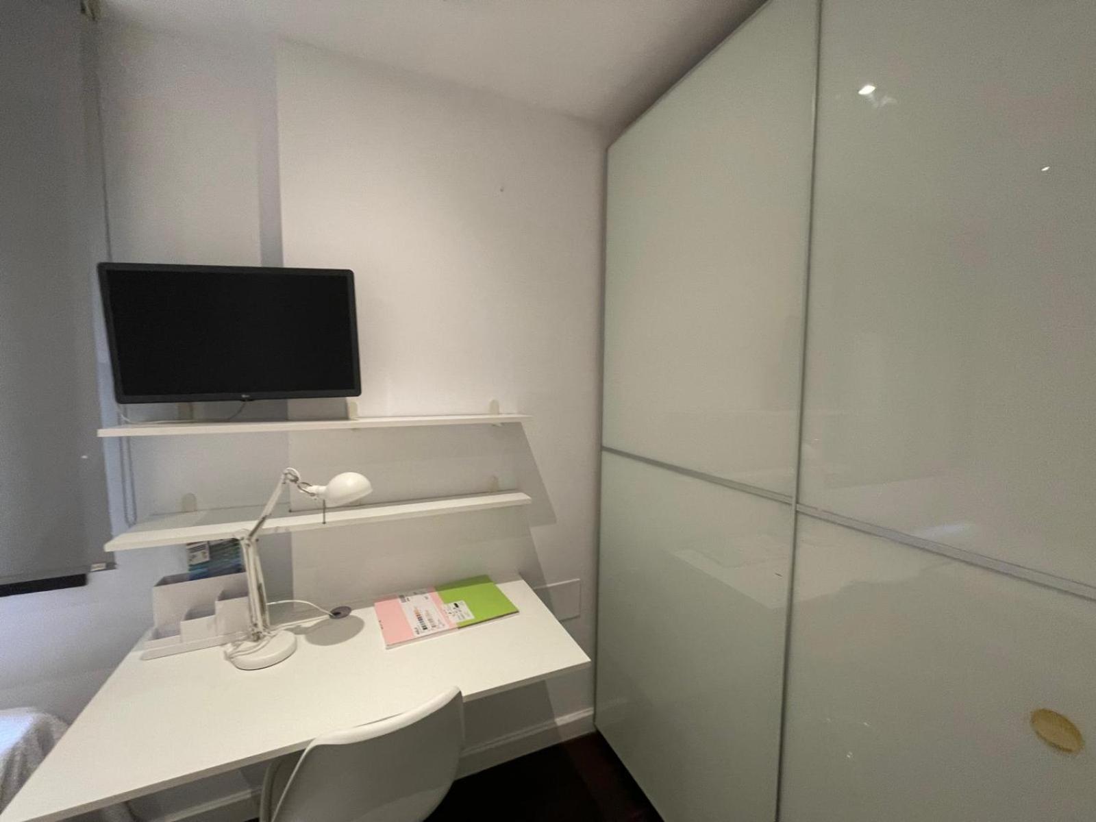 Moderno Con Plaza De Garaje En Pleno Centro De Appartement Almería
