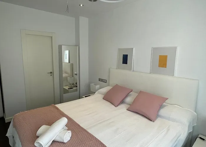 Moderno Apartamento Con Plaza De Garaje En Pleno Centro De Almeria