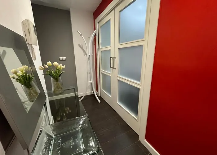 Moderno Apartamento Con Plaza De Garaje En Pleno Centro De Almeria